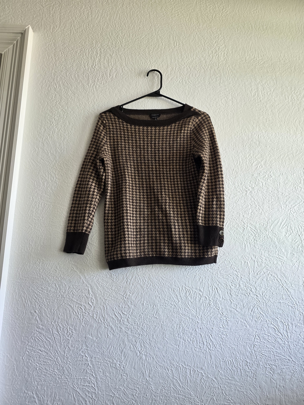Preppy 10% Merino Wool Talbots Brown Houndstooth Crewneck Sweater with Dark Trim